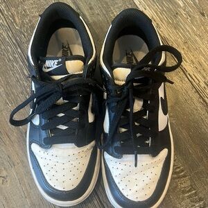 Gently worn Nike panda dunks size 4y